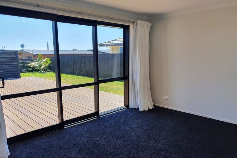 Photo of property in 3 Roy Johns Way, Bell Block, New Plymouth, 4312