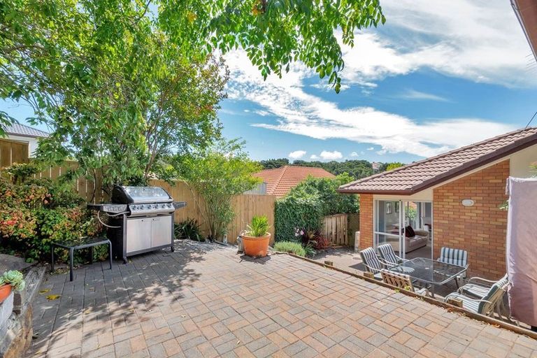 Photo of property in 9 Phoebe Meikle Place, Torbay, Auckland, 0630