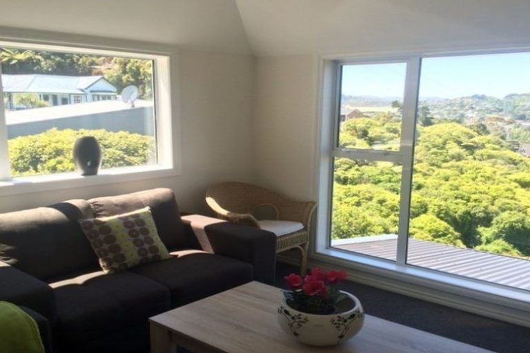 Photo of property in 79 Chartwell Drive, Crofton Downs, Wellington, 6035