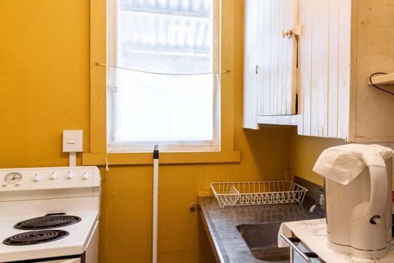 Photo of property in 12a Smale Terrace, Hospital Hill, Napier, 4110