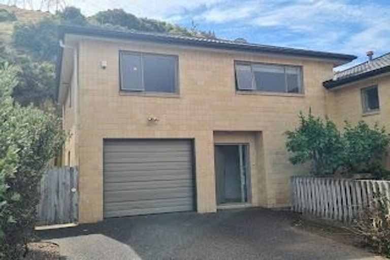 Photo of property in 24 Erlestoke Crescent, Churton Park, Wellington, 6037