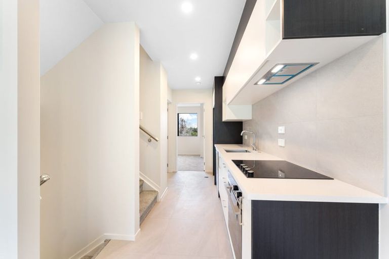 Photo of property in 4/11 Seymour Road, Sunnyvale, Auckland, 0612