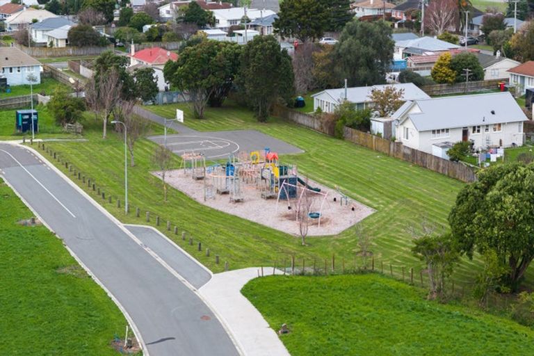 Photo of property in 33 Tiriti Loop, Otaki, 5512