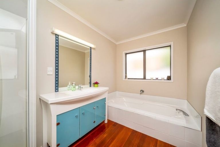 Photo of property in 223 Heta Road, Merrilands, New Plymouth, 4312