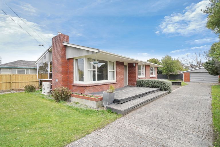 Photo of property in 195 Grimseys Road, Redwood, Christchurch, 8051