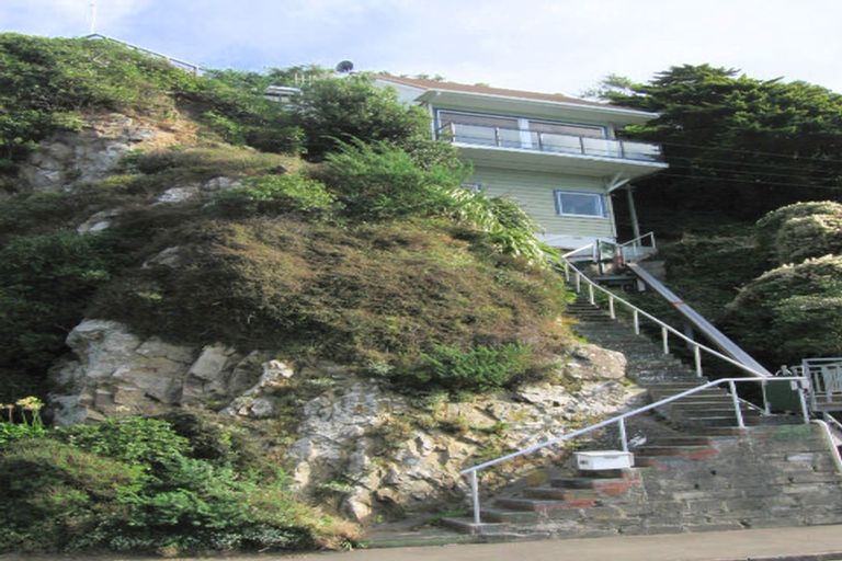 Photo of property in 481 Karaka Bay Road, Karaka Bays, Wellington, 6022