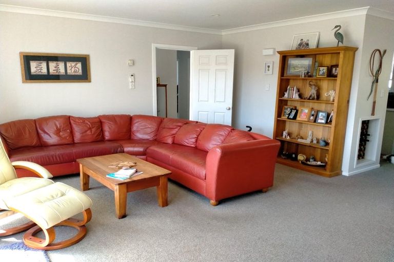 Photo of property in 30 Manor Drive, Stokes Valley, Lower Hutt, 5019