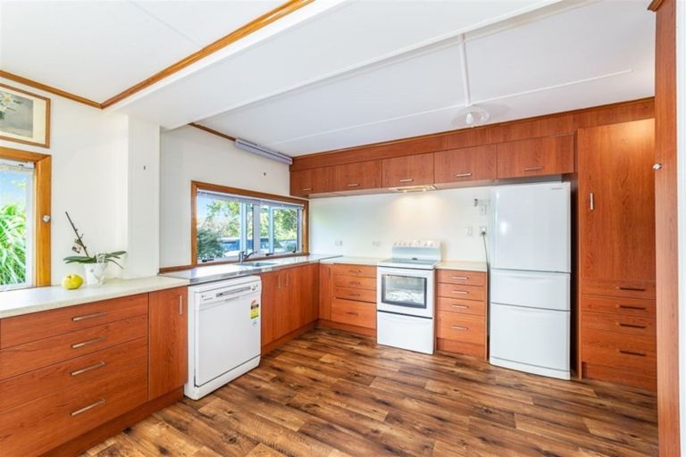 Photo of property in 21 Karaka Street, New Lynn, Auckland, 0600