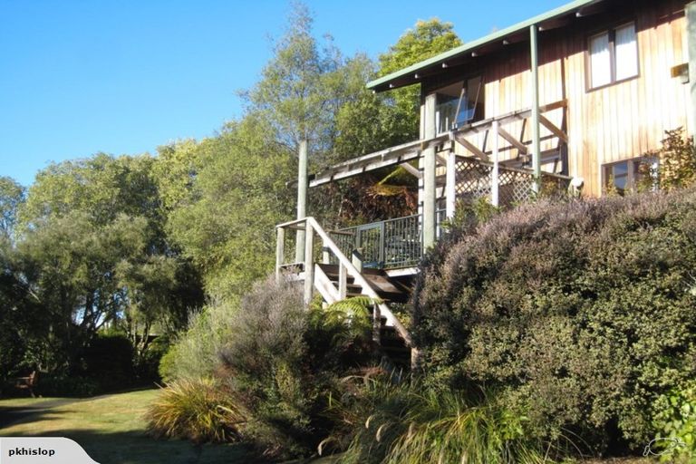 Photo of property in 12 Pukawa Road, Pukawa Bay, Turangi, 3381