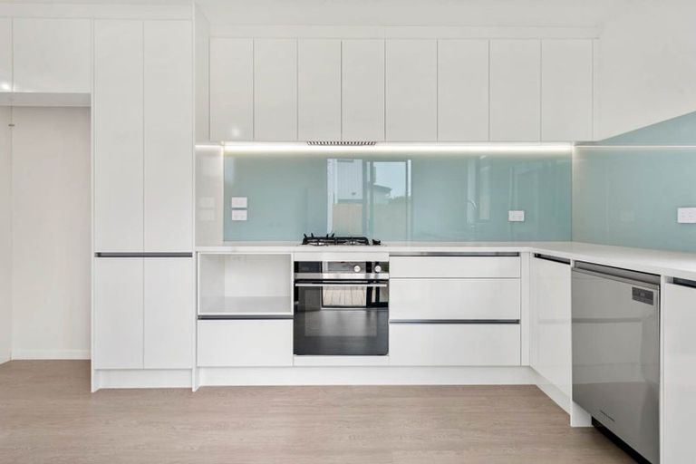 Photo of property in 90b Seymour Road, Sunnyvale, Auckland, 0612