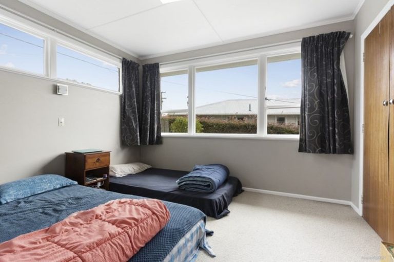 Photo of property in 32 Mark Avenue, Paparangi, Wellington, 6037