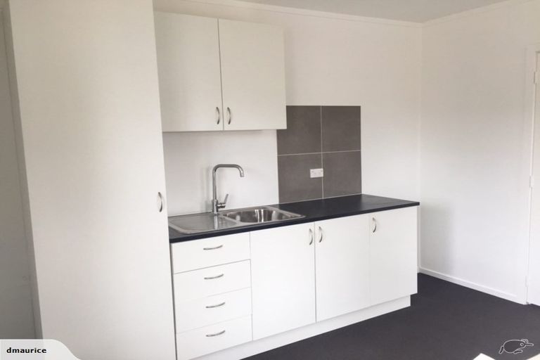 Photo of property in 9 Kambalda Street, Mangere Bridge, Auckland, 2022