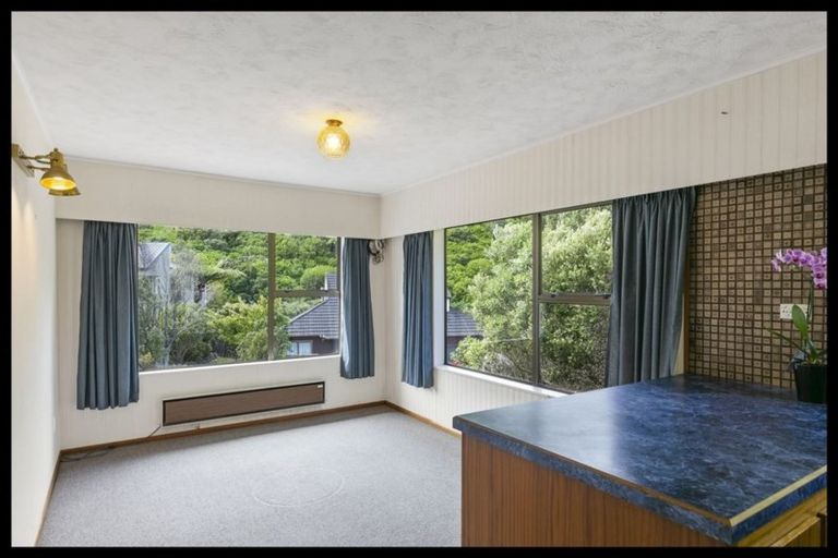 Photo of property in 53 Amapur Drive, Khandallah, Wellington, 6035