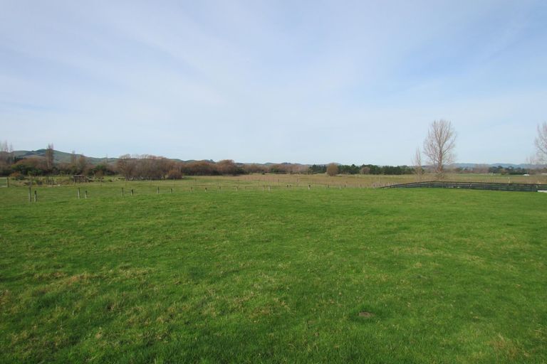 Photo of property in 64b Opaki Kaiparoro Road, Opaki, 5871