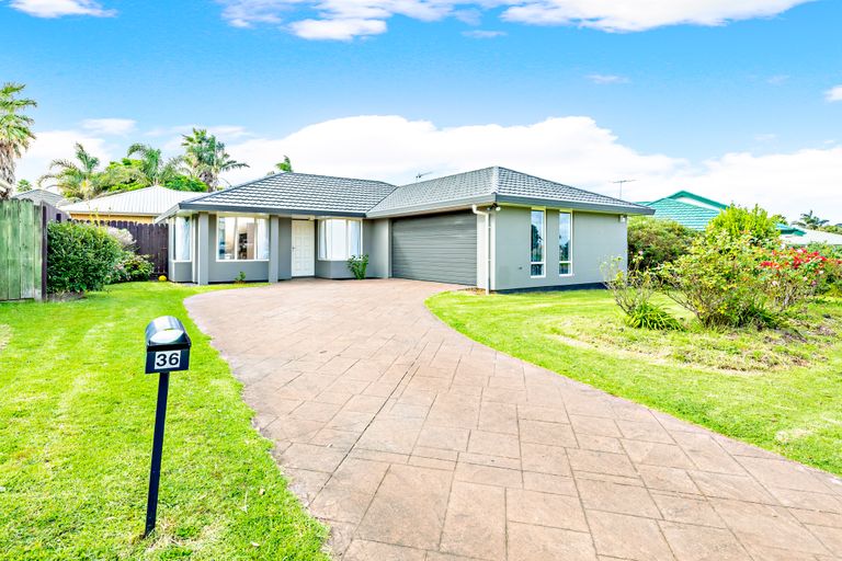 Photo of property in 36 Bellville Drive, Clendon Park, Auckland, 2103