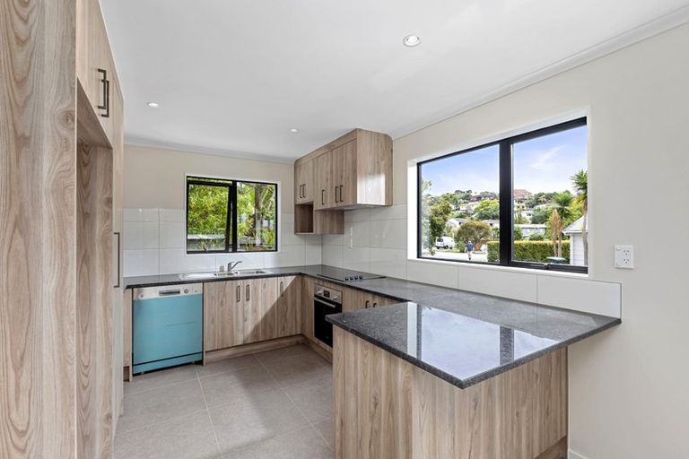 Photo of property in 10c Neilon Place, Northcross, Auckland, 0632