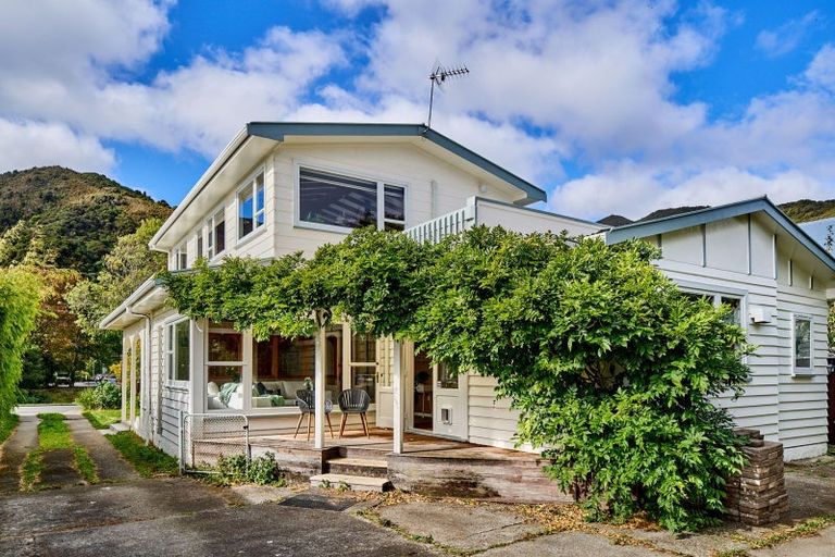 Photo of property in 281 Riverside Drive, Waterloo, Lower Hutt, 5011