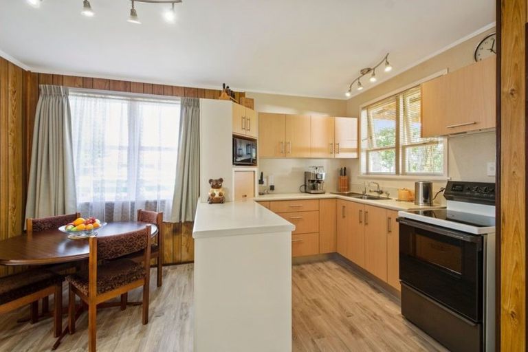 Photo of property in 9 Winiata Terrace, Papakura, 2110