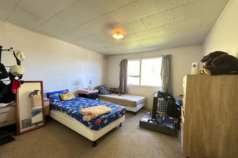 Photo of property in 7 Tudor Road, Henderson, Auckland, 0610