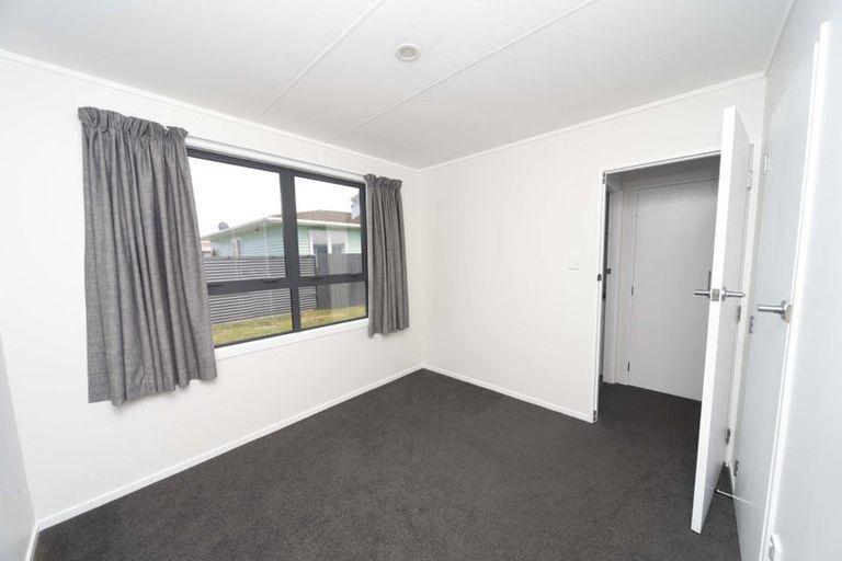 Photo of property in 26 Escort Grove, Awapuni, Palmerston North, 4412