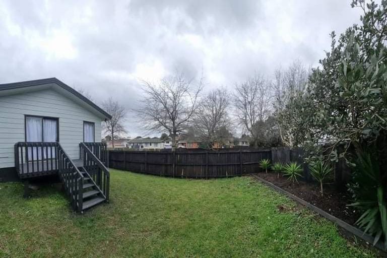 Photo of property in 1/11 Blackgate Place, Weymouth, Auckland, 2103