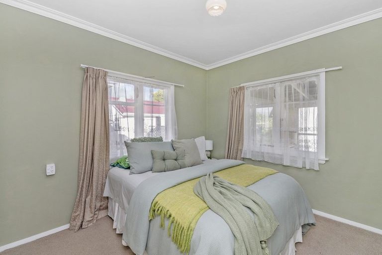 Photo of property in 19 Read Street, Levin, 5510