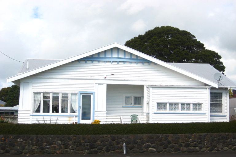 Photo of property in 17 Barrett Street, Westown, New Plymouth, 4310