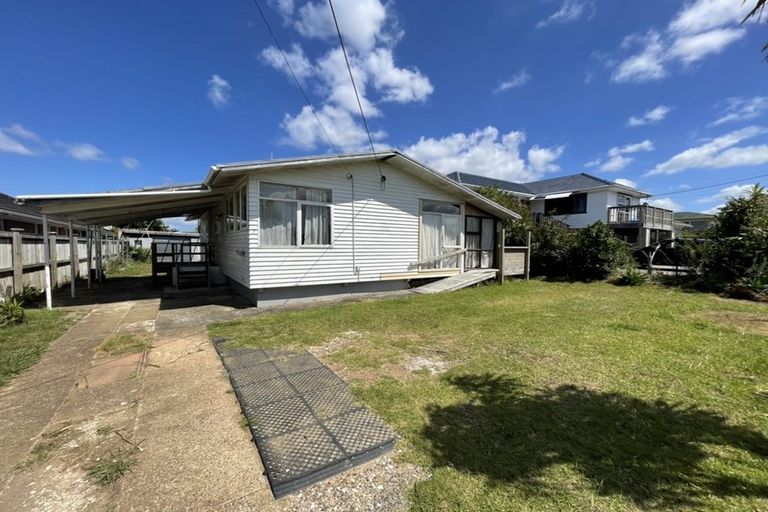 Photo of property in 12 Brains Road, Kelston, Auckland, 0602