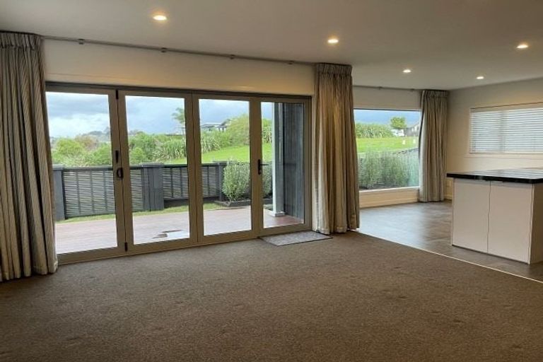 Photo of property in 1 Fender Close, Pyes Pa, Tauranga, 3112