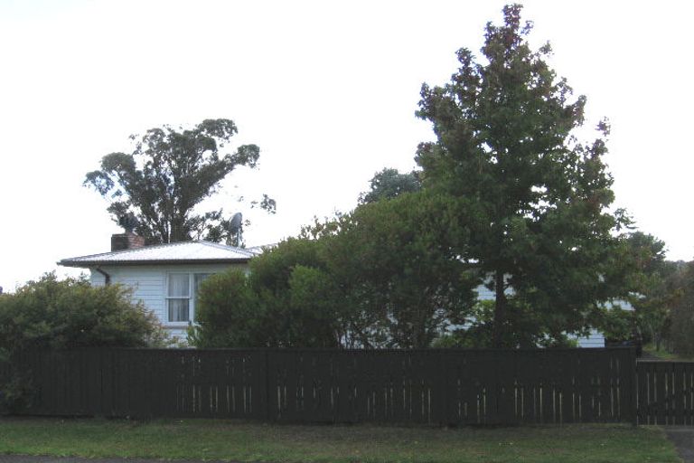 Photo of property in 7 Crocombe Crescent, Beach Haven, Auckland, 0626