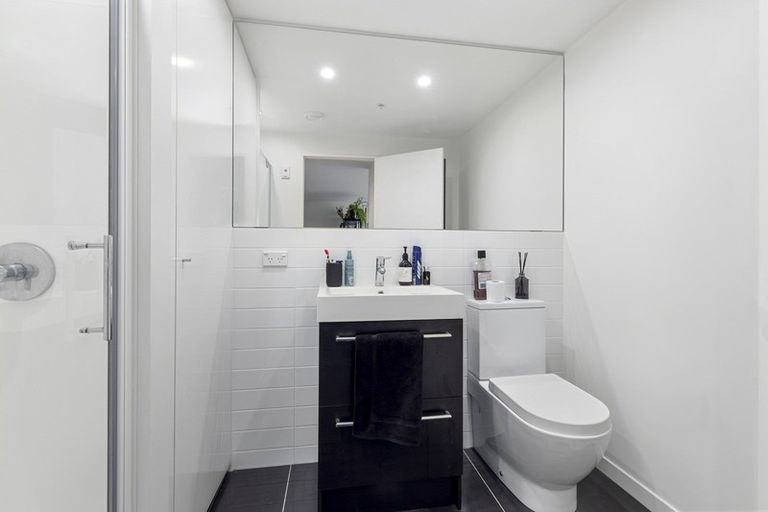Photo of property in Nouvo Apartments, 4c/21 Rugby Street, Mount Cook, Wellington, 6021