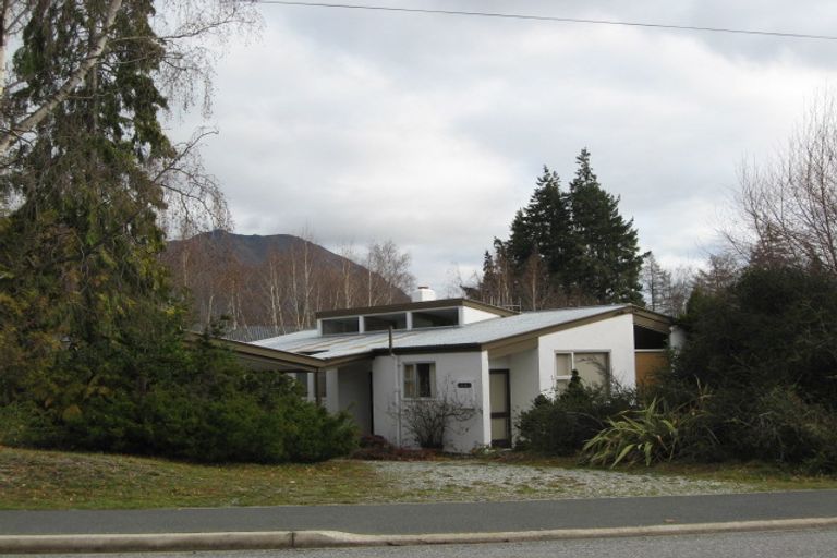 Photo of property in 156 Beacon Point Road, Wanaka, 9305