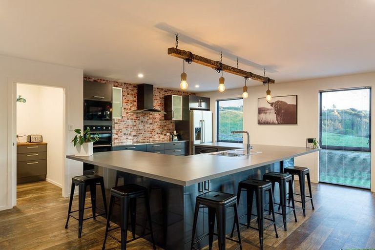 Photo of property in 527 Frankley Road, Hurworth, New Plymouth, 4371