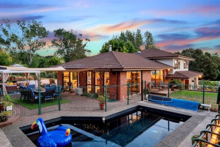 Photo of property in 60 Kaipara Road, Papakura, 2582