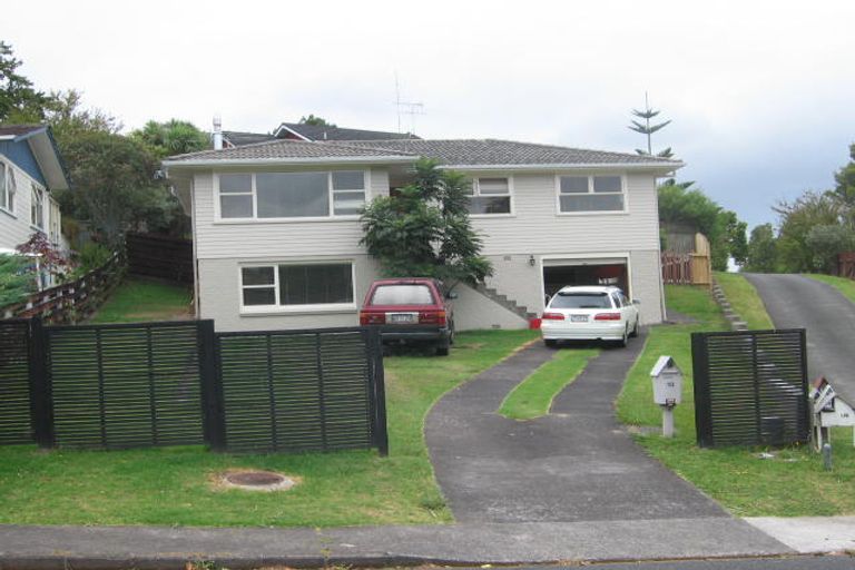 Photo of property in 10 Sovereign Place, Glenfield, Auckland, 0629