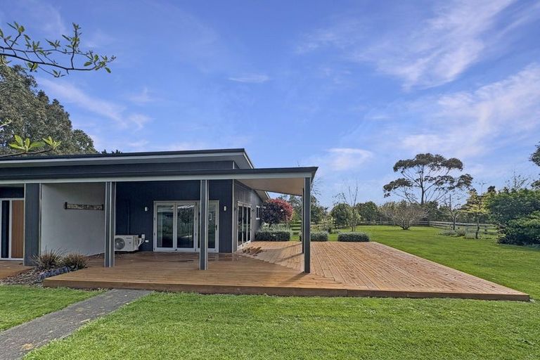 Photo of property in 646 No 2 Line, Fordell, 4572