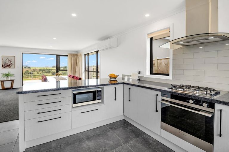 Photo of property in 36 Varsity Heights, Fitzherbert, Palmerston North, 4410