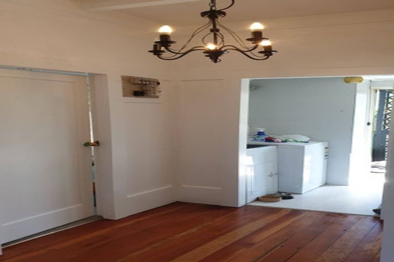 Photo of property in 2/22 Clayburn Road, Glen Eden, Auckland, 0602