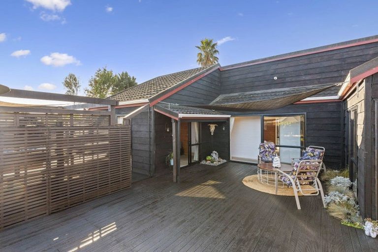 Photo of property in 18 Wood Leigh, Paraparaumu Beach, Paraparaumu, 5032