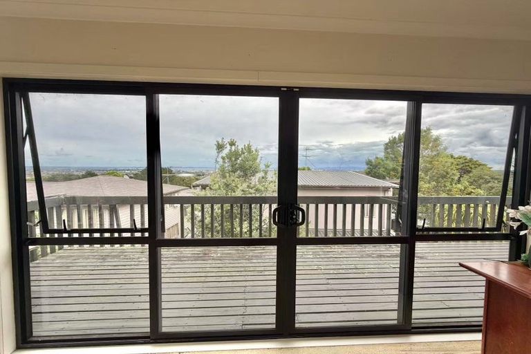 Photo of property in 121 Redoubt Road, Goodwood Heights, Auckland, 2105