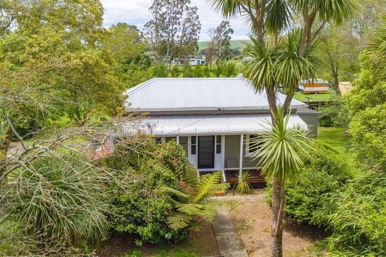 Photo of property in 49 Bright Street, Eketahuna, 4900