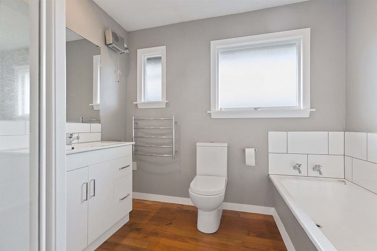 Photo of property in 130 Grimseys Road, Redwood, Christchurch, 8051