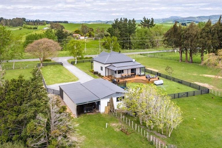 Photo of property in 423 Tipapakuku Road, Dannevirke, 4976