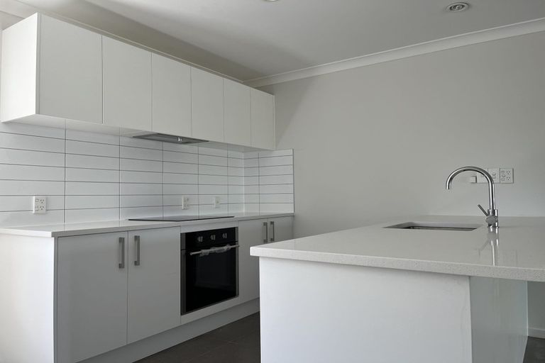 Photo of property in 9/46 Carlos Drive, Flat Bush, Auckland, 2016