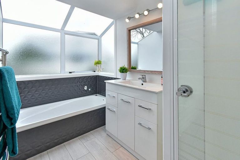 Photo of property in 5a Bunnythorpe Road, Papakura, 2110