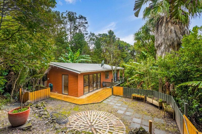 Photo of property in 56 Tanekaha Road, Titirangi, Auckland, 0604