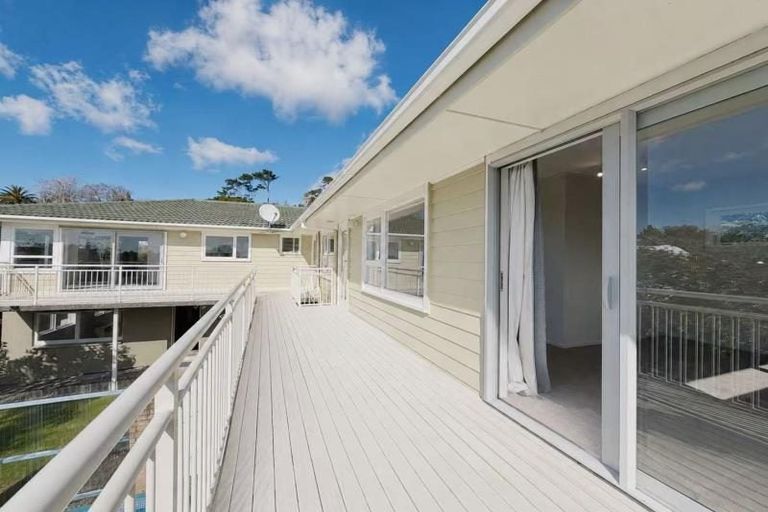 Photo of property in 32 Galaxy Drive, Mairangi Bay, Auckland, 0630