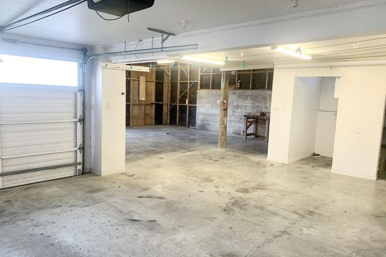 Photo of property in 1024 East Coast Road, Fairview Heights, Auckland, 0630