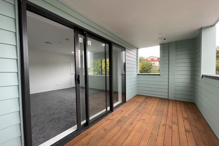 Photo of property in 152 Triangle Road, Massey, Auckland, 0614