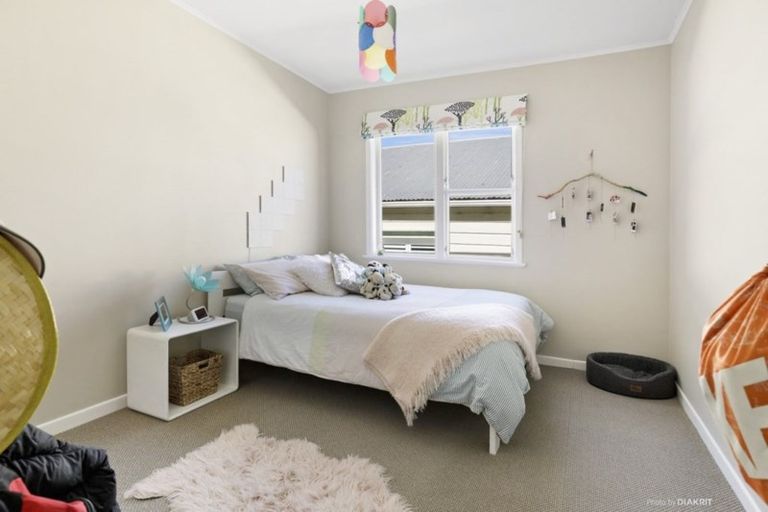 Photo of property in 6 Lerwick Terrace, Melrose, Wellington, 6023